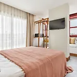 Meruno Alacati Hotel *